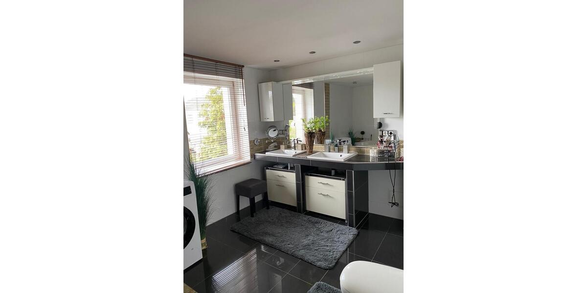 Etagenwohnung Frankfurt am Main West - 3 Zimmer, 106 m&sup2;, 1.750&euro; | Angebot:25403329