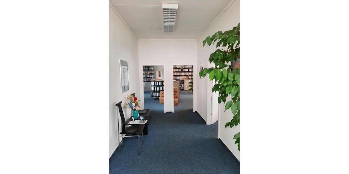 Schicker Büro-Bungalow (ca. 250qm) zu vermieten !!! + 6 Stellpl. zimmer