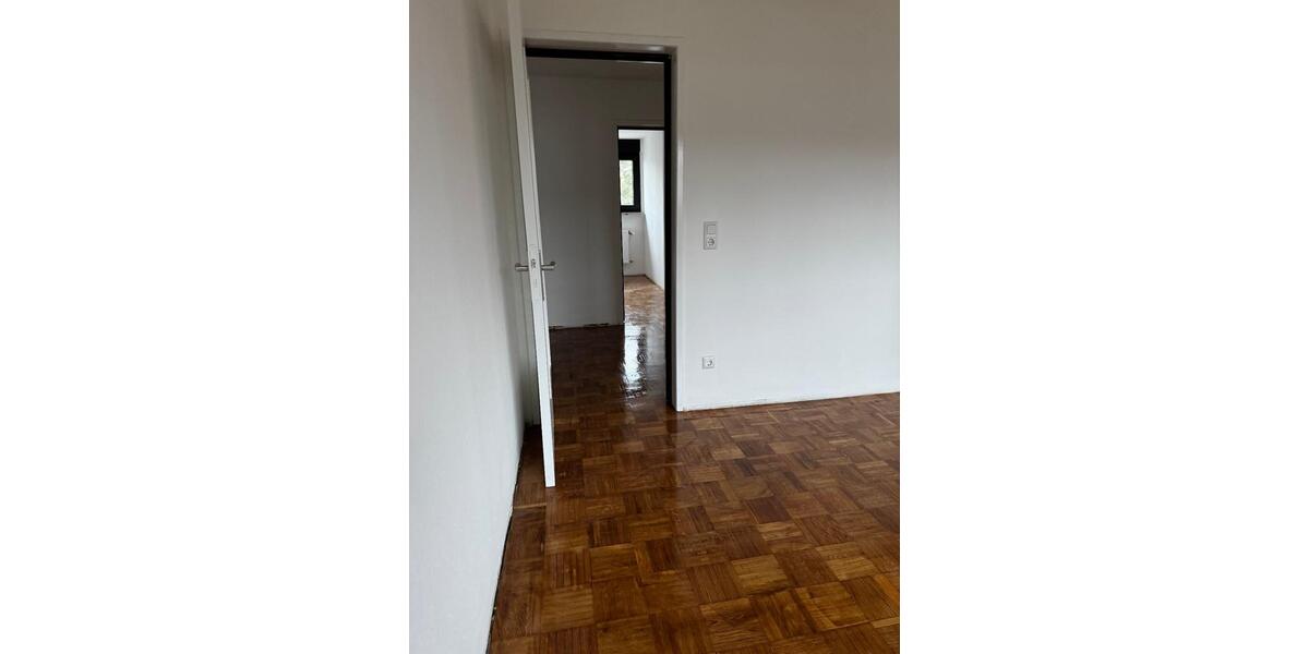 Dachgeschoßwohnung Darmstadt Bessungen - 4 Zimmer, 110 m&sup2;, 1.700&euro; | Angebot:24827367