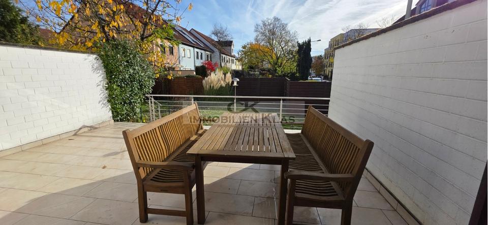 Reihenhaus Frankfurt am Main Nord-West - 6 Zimmer, 174 m&sup2;, 2.790&euro; | Angebot:25760151