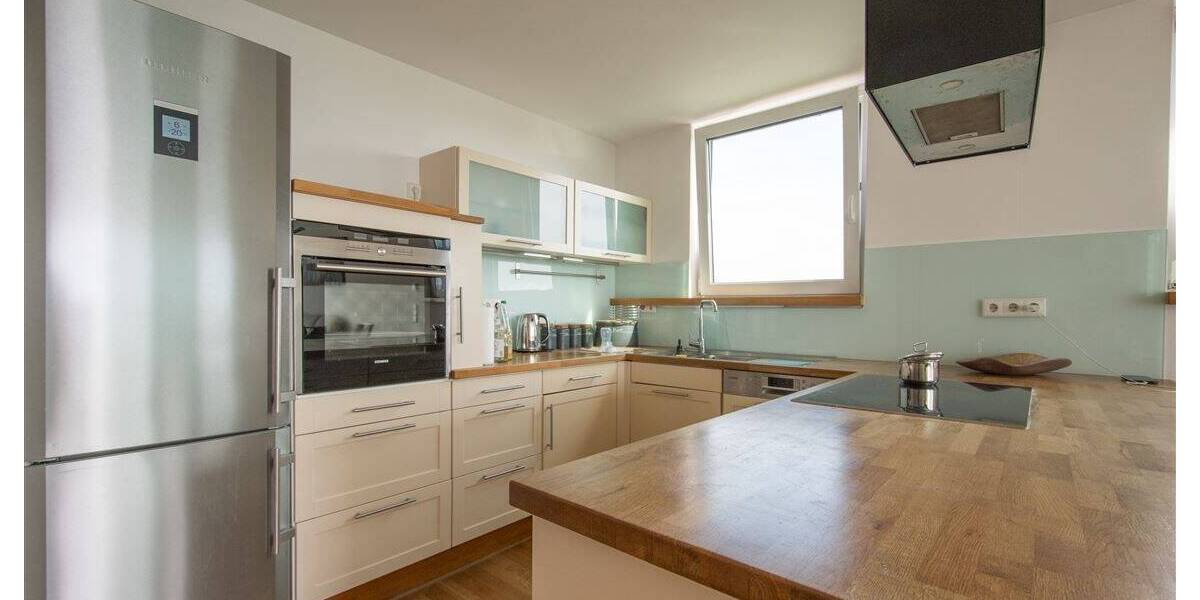 Moderne 3-Zimmerwohnung mit Panorama Skylineblick, EBK, Kellerabteil und TG-Platz! 3 zimmer