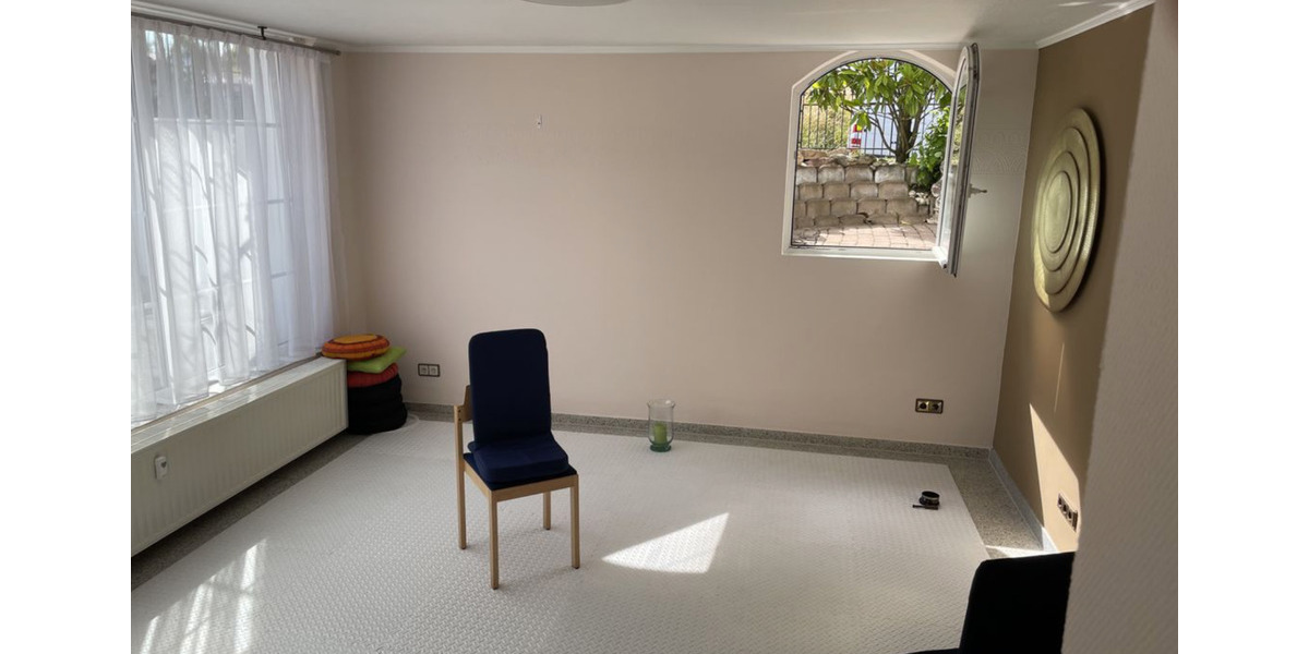 62m² Gewerbe- Praxisräume - provisionsfrei - zimmer