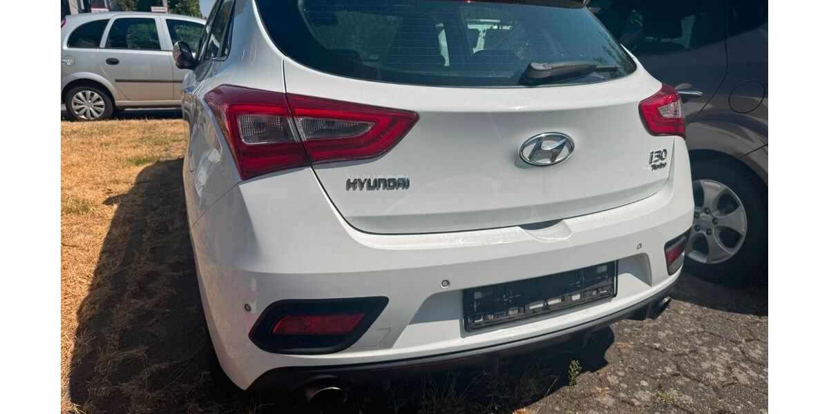 Hyundai i30 161.000 km 11.400 &euro; Bad Homburg 61350