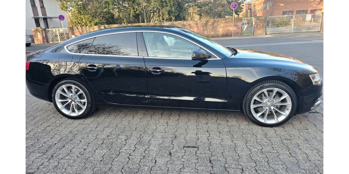Audi A5 270.000 km 9.500 &euro; Offenbach am Main 63071