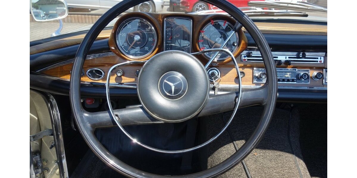 Mercedes-Benz 300 SE Cabriolet Top Original mit 58000 Km 58.000 km 159.000 &euro; Rodgau 63110