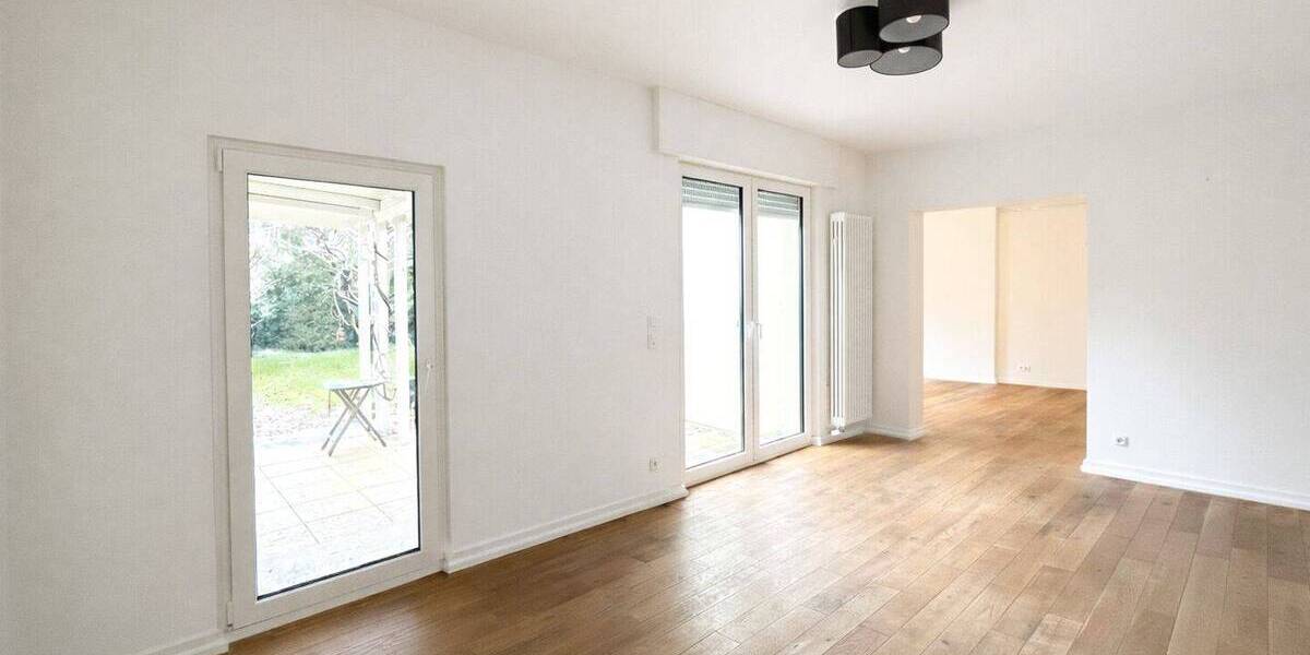 Einfamilienhaus Frankfurt am Main Praunheim - 8 Zimmer, 256 m&sup2;, 1.250.000&euro; | Angebot:26187656