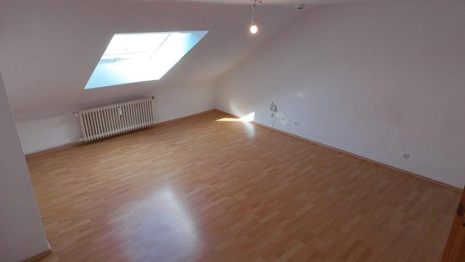 Dachgeschoßwohnung Maintal - 3 Zimmer, 62 m&sup2;, 179.999&euro; | Angebot:25411483
