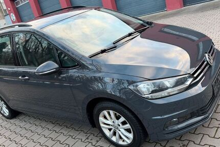 VW Touran 135.000 km 13.500 &euro; Frankfurt 65929