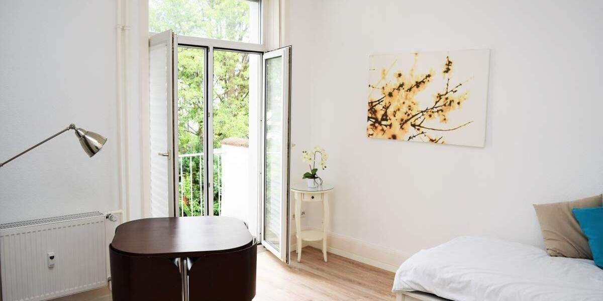 Pauschalmiete: Charmant möbliertes Single-Apartment mit Altbaucharme und Balkon 1 zimmer