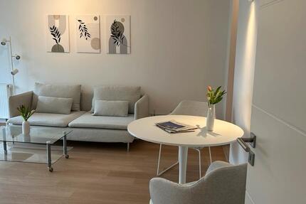 Von Privat: sonnige 2 Zimmer Whg mit Terrasse & TG