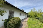*Bungalow in ruhiger Wohnlage mit Erweiterungs- oder Neubaupotenzial*