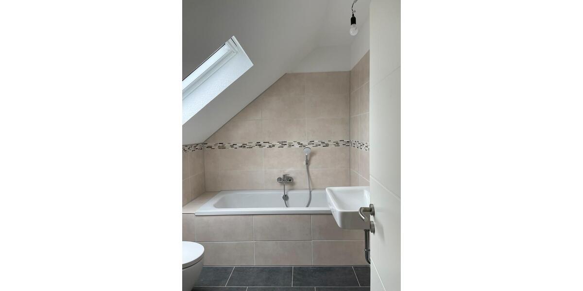 DHH in Hofheim-Wallau ab 01.04.2026 zu vermieten! 5 zimmer