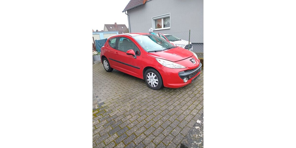 Peugeot 207 178.000 km 950 &euro; Dreieich 63303