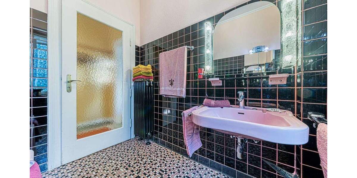 Etagenwohnung Frankfurt am Main Niederursel - 3 Zimmer, 120 m&sup2;, 1.700&euro; | Angebot:25768511