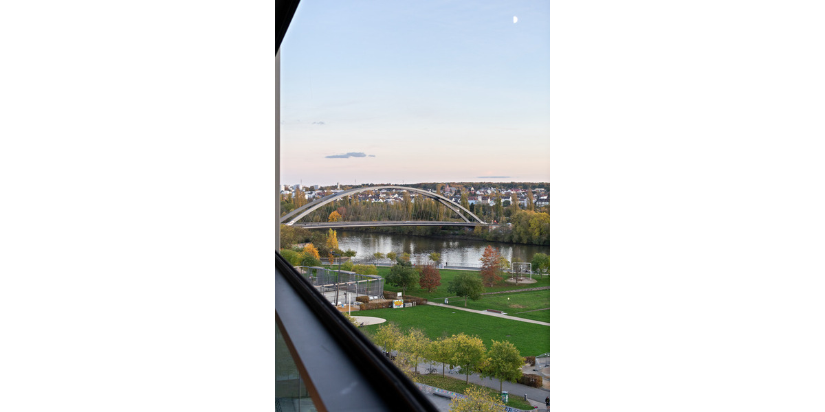 Etagenwohnung Frankfurt am Main Ostend - 2 Zimmer, 63 m&sup2;, 1.960&euro; | Angebot:25690988