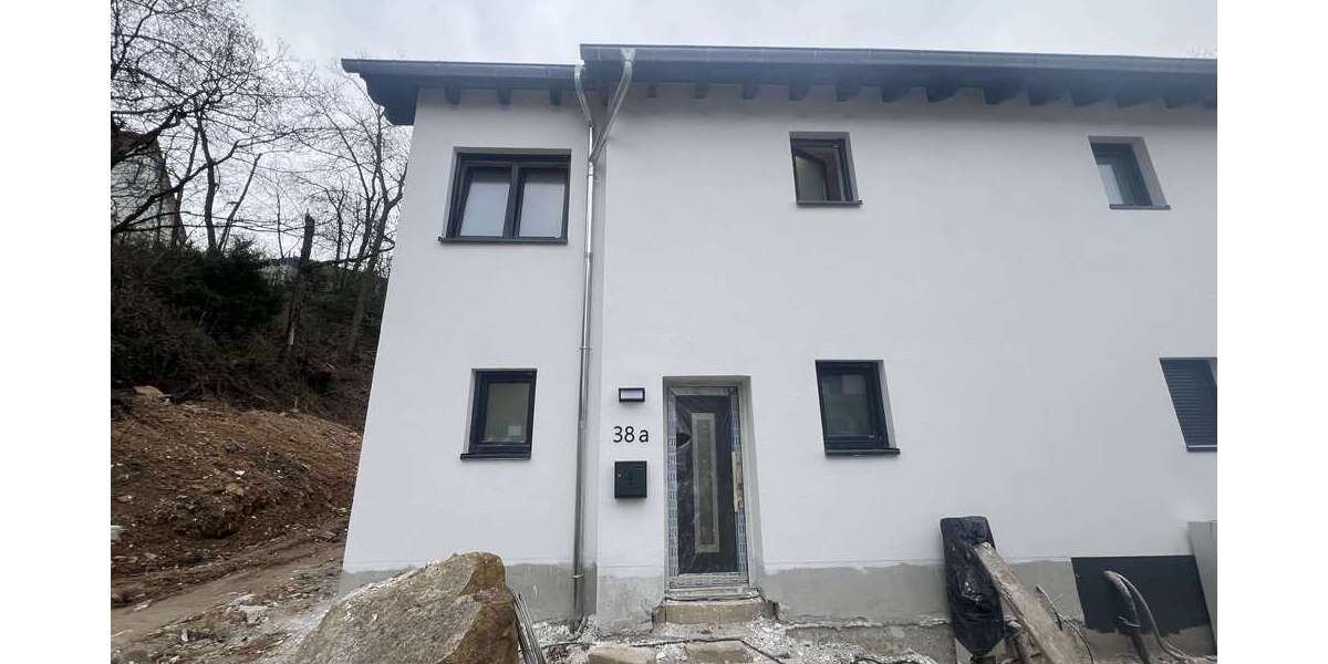 Einfamilienhaus Niedernhausen - 4 Zimmer, 150 m&sup2;, 2.700&euro; | Angebot:25894225