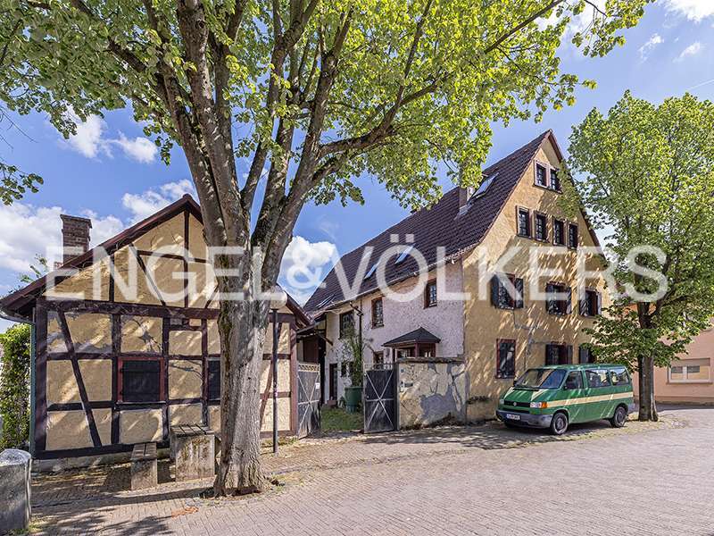 Haus zum Kaufen in Friedrichsdorf 690.000 € 284 m²