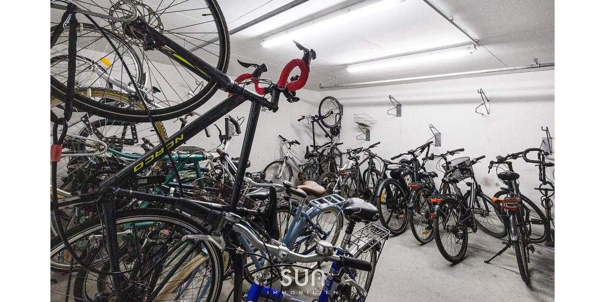 Direkt neben dem Skyline Plaza: Möblierte 2-Zimmer-Wohnung mit Balkon 2 zimmer