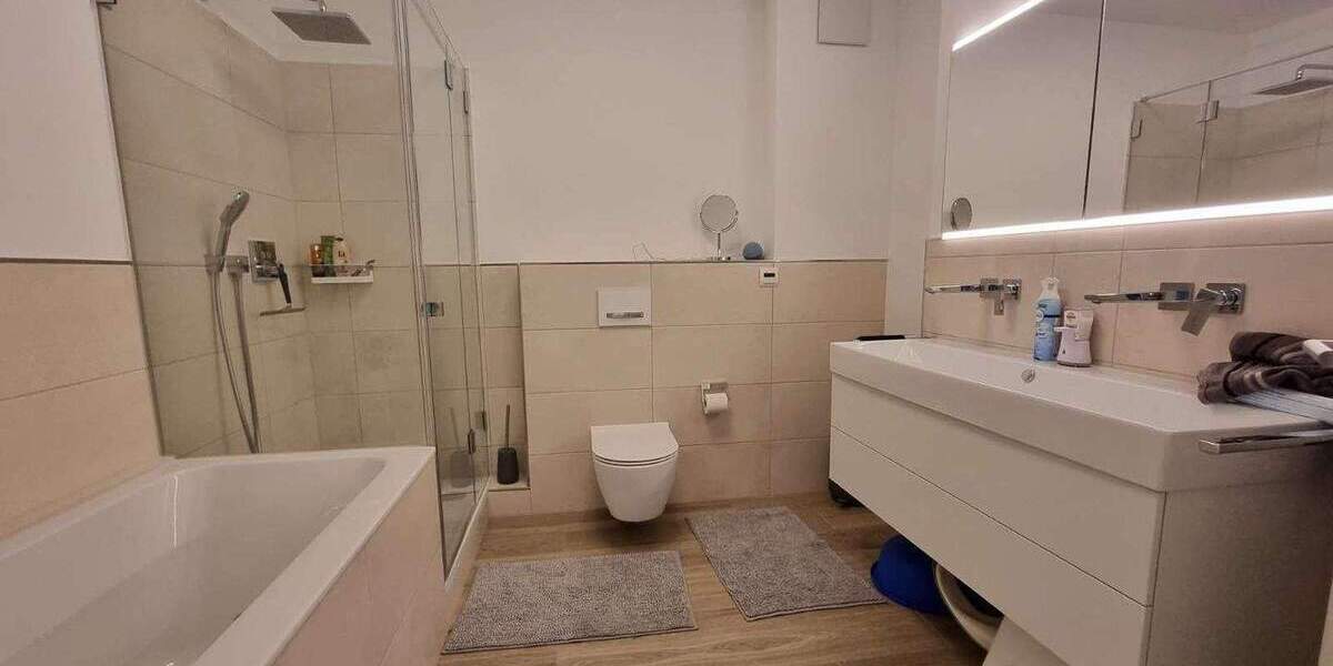 sehr geschmackvoll möbilierte, kernsanierte Wohnung in grüner Lage von Frankfurt 4 zimmer