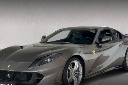 Ferrari 812 11.700 km 309.800 &euro; Frankfurt 60326
