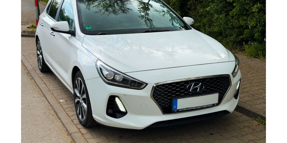 Hyundai i30 125.000 km 13.100 &euro; Frankfurt am Main 65929