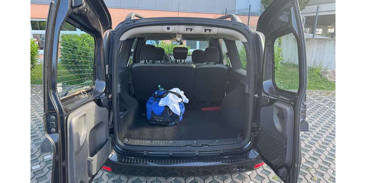 Dacia Logan 68.000 km 4.300 &euro; Friedrichsdorf 61381