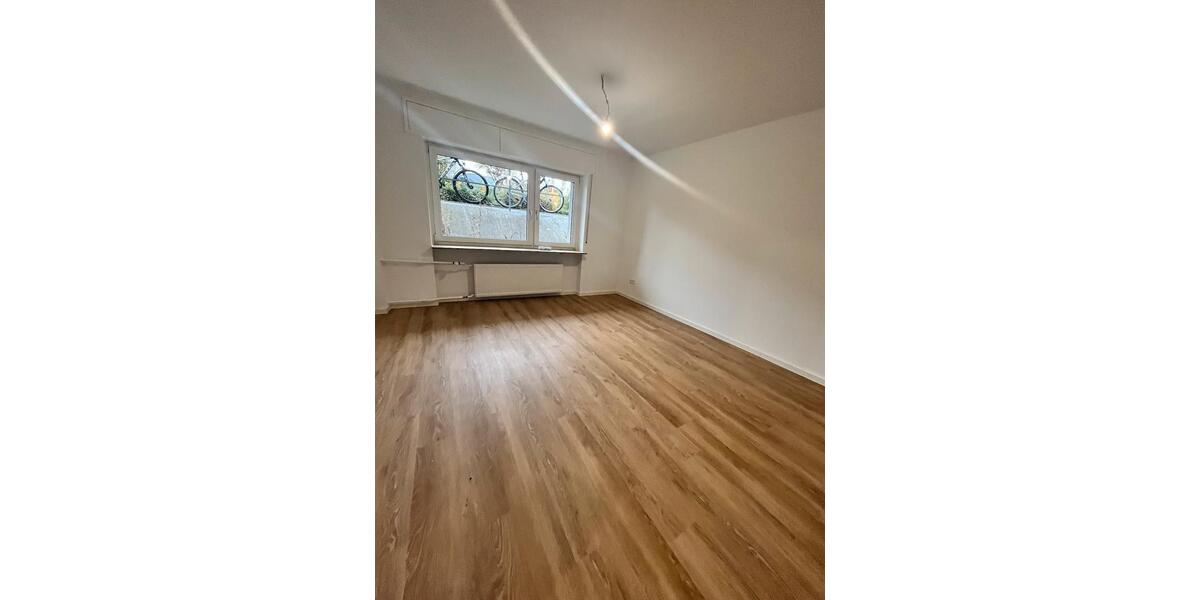 WeihnachtsAktion** Erste Kaltmiete frei**Saniert und bereit für den Einzug 3 zimmer