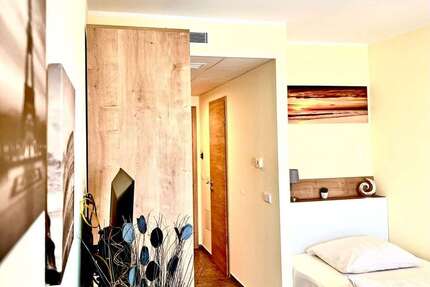 Zimmer Rosbach vor der Höhe - 1 Zimmer, 1.415&euro; | Angebot:24986402