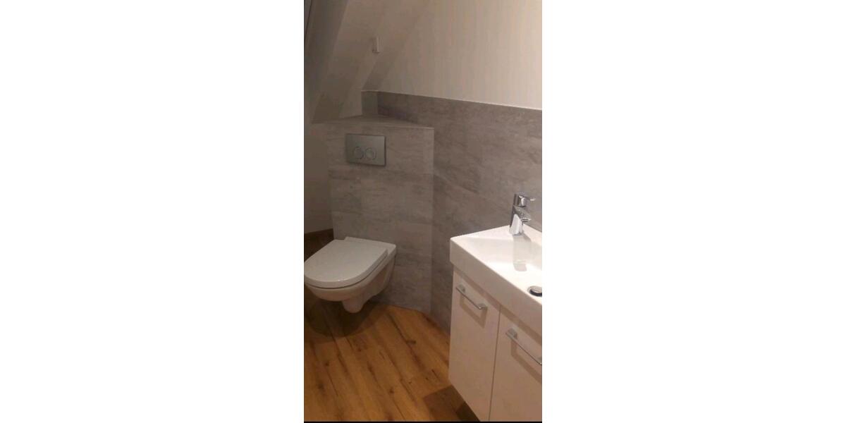 Eine Zimmer zu vermieten 4 zimmer