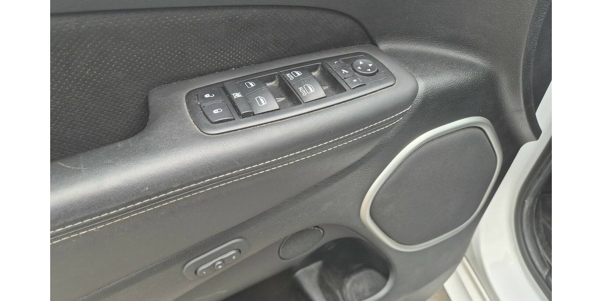 Jeep Grand Cherokee 6.4 V8 HEMI SRT 8-Gang Automatik 250.000 km 16.990 &euro; Rodgau 63110
