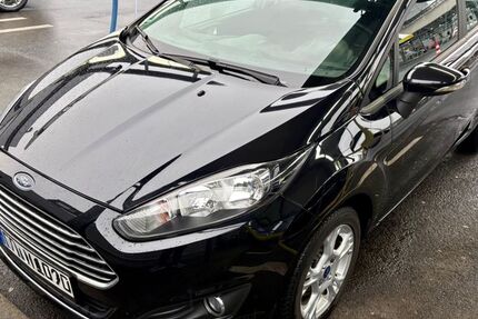 Ford Fiesta 115.000 km 4.700 € Frankfurt 60388