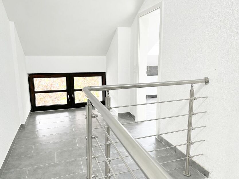 Vielseitig nutzbares Gewerbeanwesen mit großzügigem repräsentativem Wohnhaus zimmer