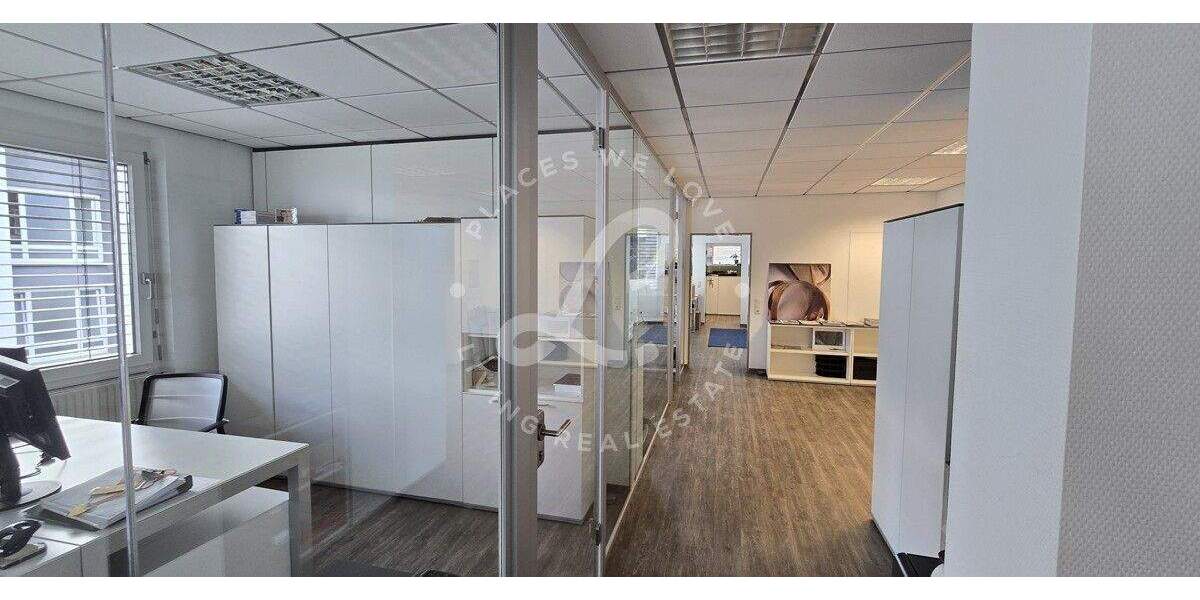 Büro- bzw. Praxisfläche in einem gepflegten Haus in zentraler Lage zimmer