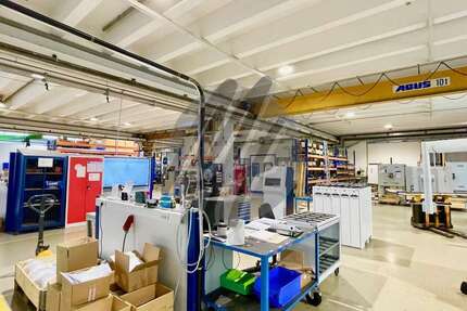 Halle in Frankfurt am Main 2.100.000 € 1800 m² zimmer