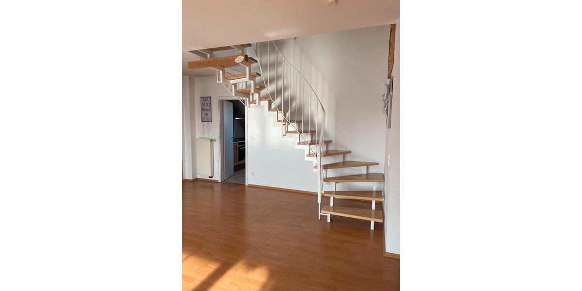 Dachgeschoßwohnung Hofheim am Taunus - 3 Zimmer, 89 m&sup2;, 1.300&euro; | Angebot:24983179