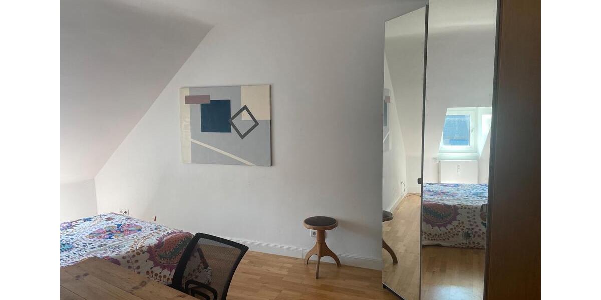 Dachgeschoßwohnung Frankfurt am Main Bockenheim - 1 Zimmer, 25 m&sup2;, 690&euro; | Angebot:26680420