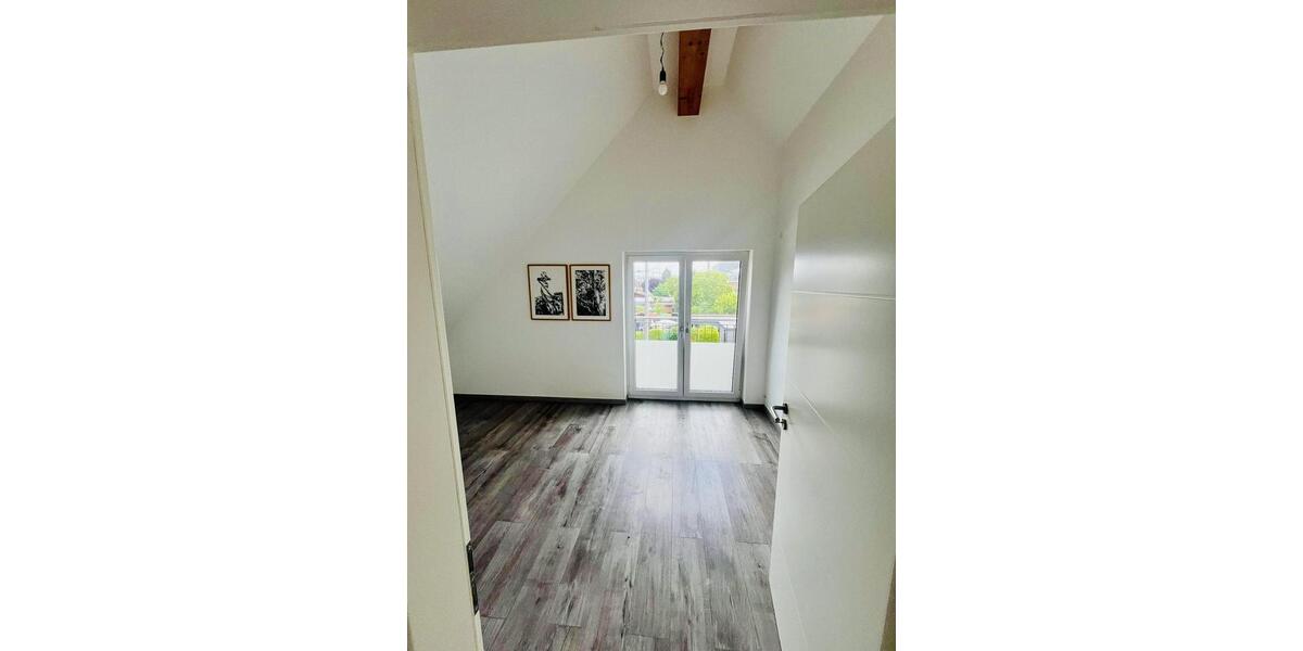 Etagenwohnung Frankfurt am Main Bergen-Enkheim - 3 Zimmer, 110 m&sup2;, 1.850&euro; | Angebot:26075351