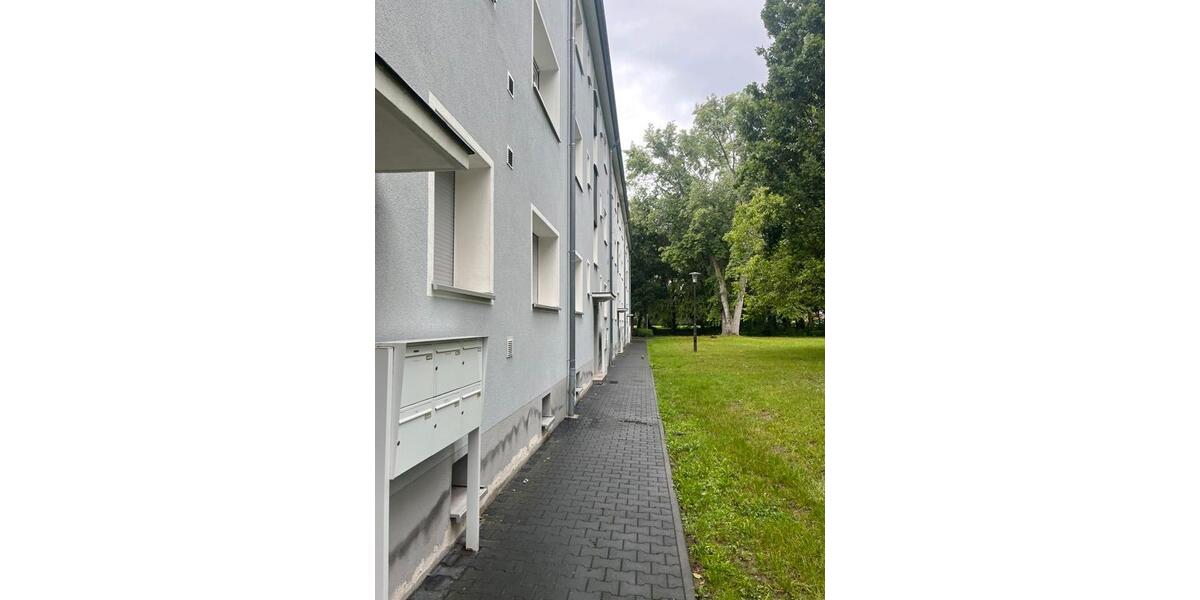 1-Zimmerwohnung mit Balkon und Einbauküche im Erdgeschoss 1 zimmer