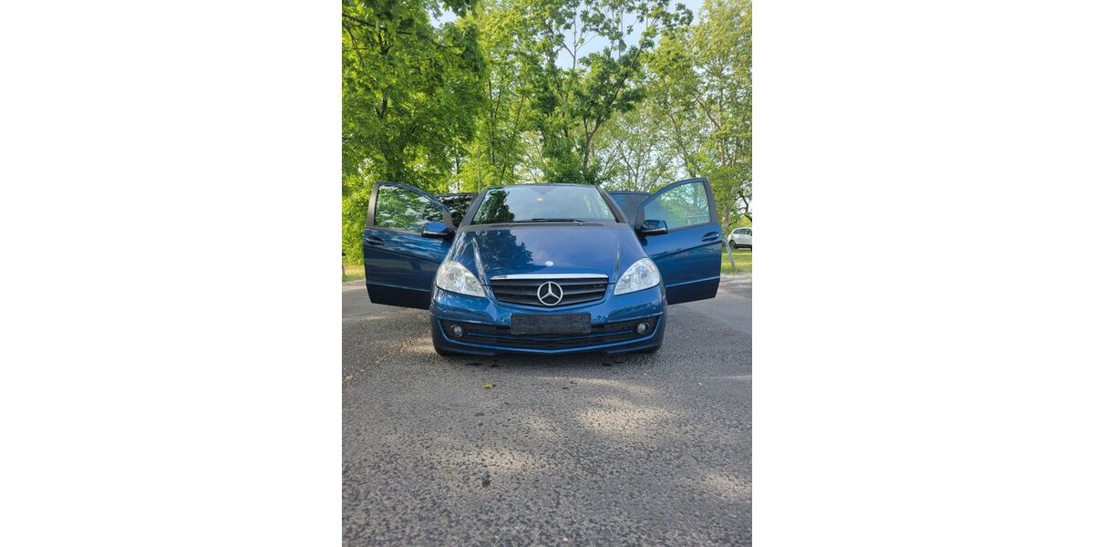 Mercedes-Benz A 180 99.200 km 5.999 &euro; Frankfurt 60388