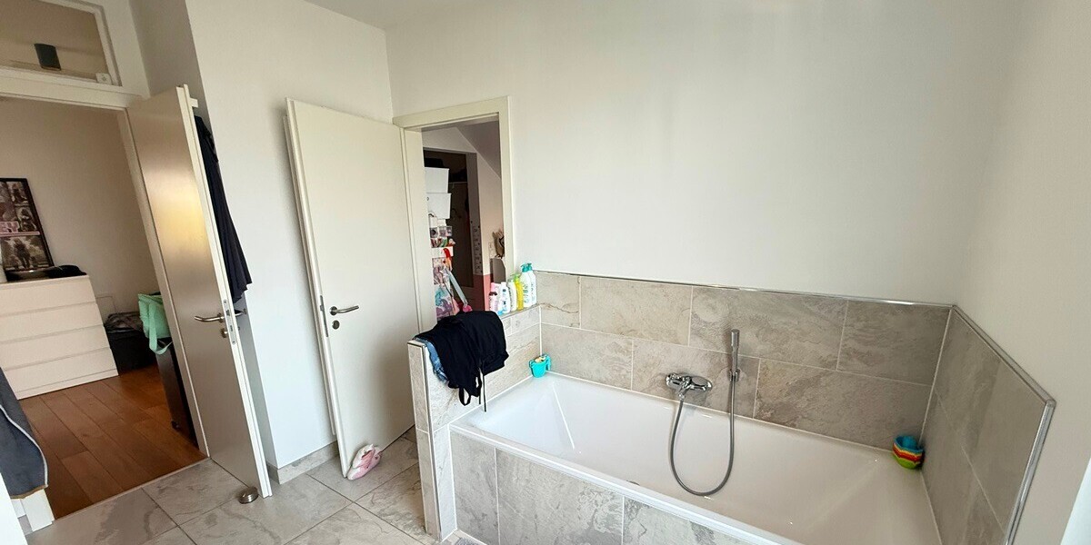 Hofheim: 2-Familienhaus als Kapitalanlage in Bestlage am Rosenberg - Zweifamilienhaus Hofheim | Angebot:27096464