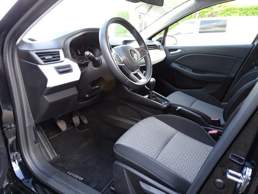 Renault Clio 1,0l Evolution Navi Rückfahrkamera, Einparkhi 31.015 km 12.990 € Rodgau 63110