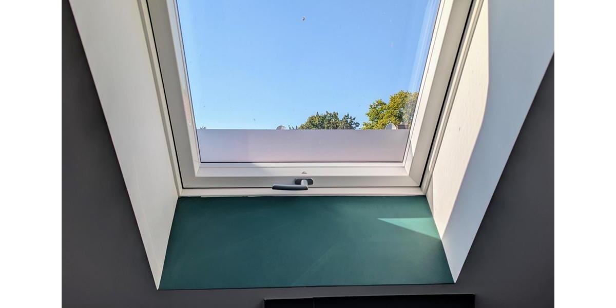 Moderne Single-Dachgeschosswohnung (voll möbliert) 2 zimmer