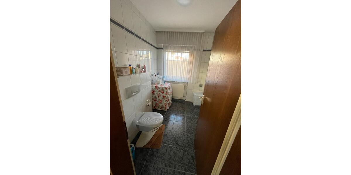 Mehrgenarationhaus mit genehmigten Bauprojekt 8 zimmer