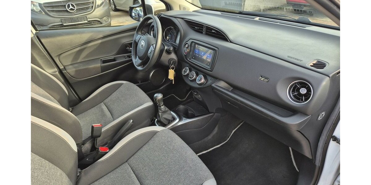 Toyota Yaris Team D 98.400 km 11.890 &euro; Rodgau 63110