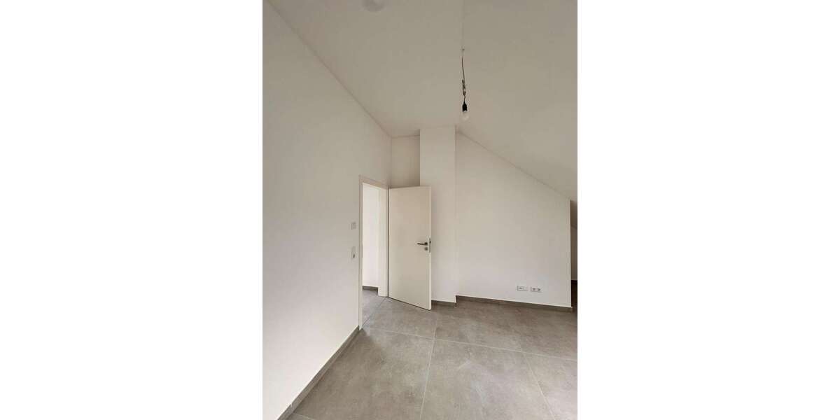 Etagenwohnung Maintal - 4 Zimmer, 127 m&sup2;, 1.850&euro; | Angebot:26808142