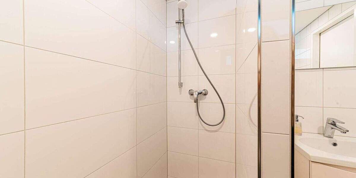 Etagenwohnung Frankfurt am Main Bahnhofsviertel - 2 Zimmer, 65 m&sup2;, 2.340&euro; | Angebot:24593862