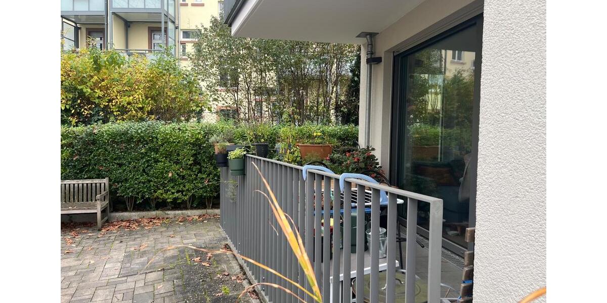 Neuwertige 2-Zimmer-Erdgeschosswohnung mit Terrasse – Frankfurt-S 2 zimmer