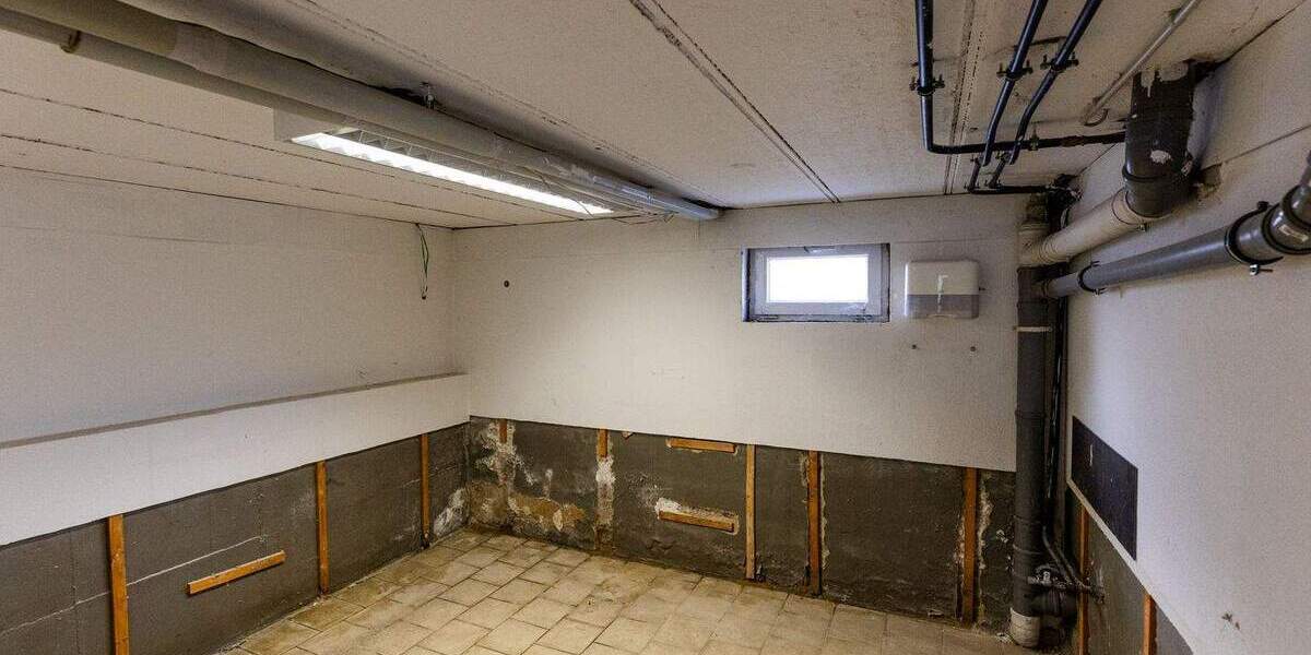 Gewerbeobjekt Bischofsheim - 5 Zimmer, 267 m&sup2;, 4.260&euro; | Angebot:25814102