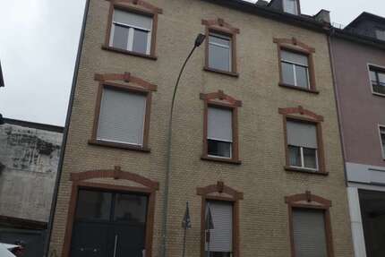 Haus zum Kaufen in Frankfurt am Main 630.000 € 226 m² 11 zimmer