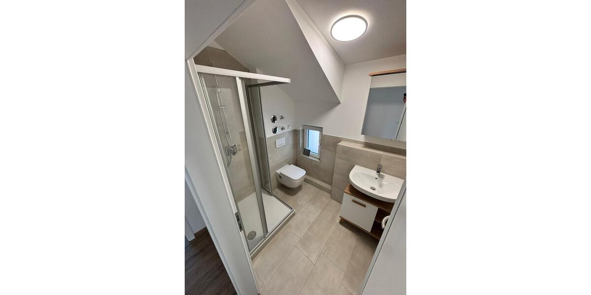 Dachgeschoßwohnung Karben - 2 Zimmer, 80 m&sup2;, 979&euro; | Angebot:26400052